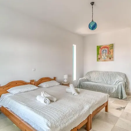 Mirtula - Lush Garden & Plunge Pool Holiday home *