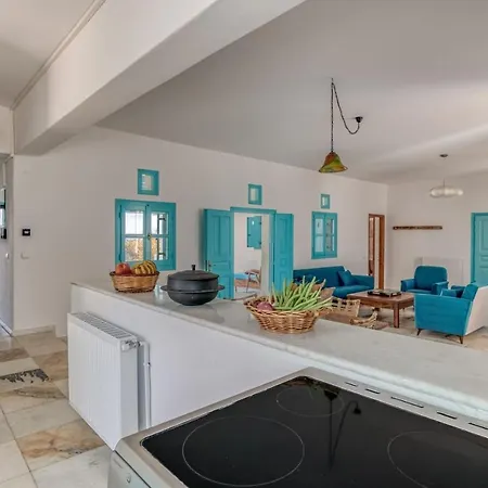 Mirtula - Lush Garden & Plunge Pool Holiday home *
